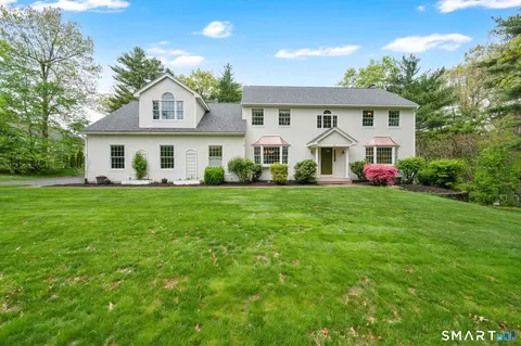 11 Benjamin Dr, Ellington, CT 06029
