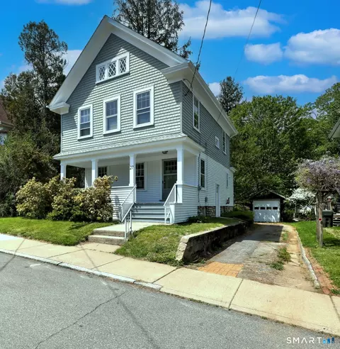 27 Gorton St, New London, CT 06320