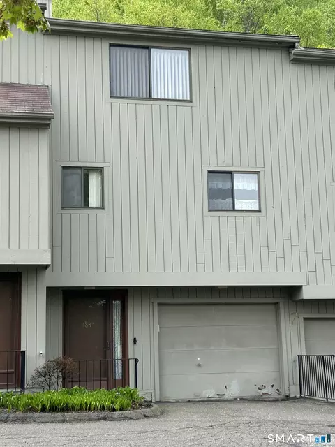 184 Concord Ct #184, Beacon Falls, CT 06403