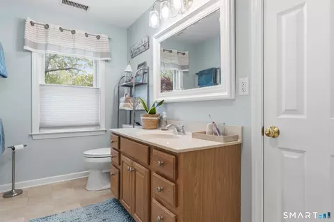Bath - 25 Forest Rd, Niantic, CT 06357 photo 4 of 5