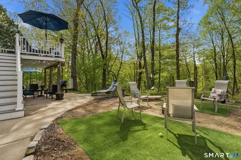 Exterior - 25 Forest Rd, Niantic, CT 06357 photo 5 of 8