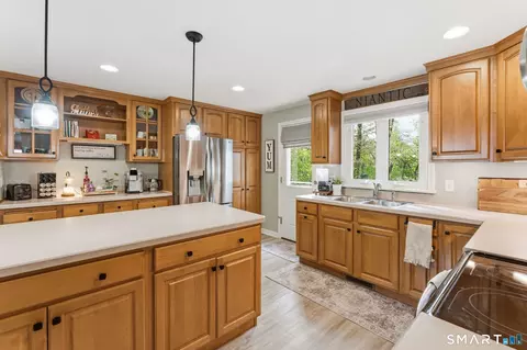 Kitchen - 25 Forest Rd, Niantic, CT 06357 photo 3 of 5
