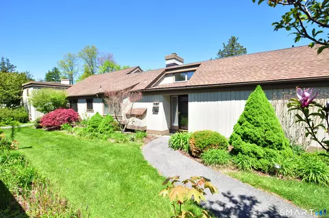 47 Heritage Vlg #B, Southbury, CT 06488