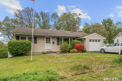 433 Gaylord Dr, Waterbury, CT 06708
