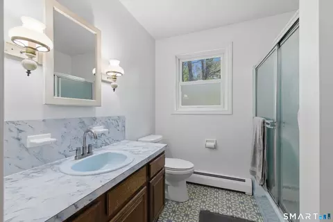 Bath - 46 Taos Dr, Killingly, CT 06239 photo 1 of 2