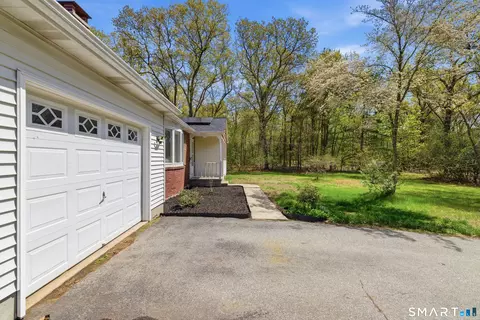 Exterior - 46 Taos Dr, Killingly, CT 06239 photo 4 of 5