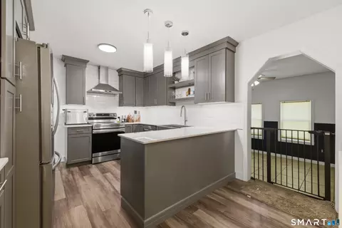 Kitchen - 46 Taos Dr, Killingly, CT 06239 photo 1 of 10