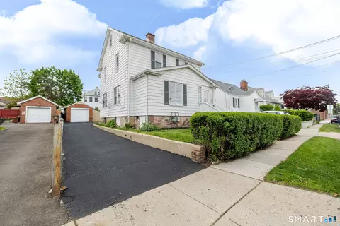 29 Roosevelt Ave, Stamford, CT 06902