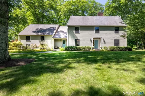 33 Hunter Ln, Ridgefield, CT 06877