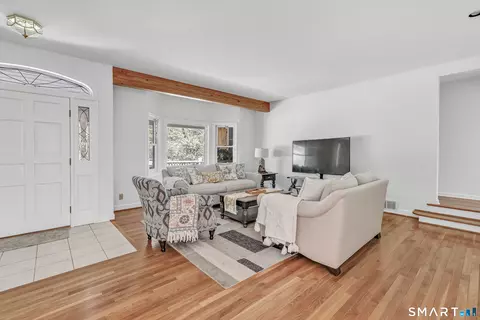 Entry Way - 121 Picketts Ridge Rd, Redding, CT 06896 photo 1 of 2
