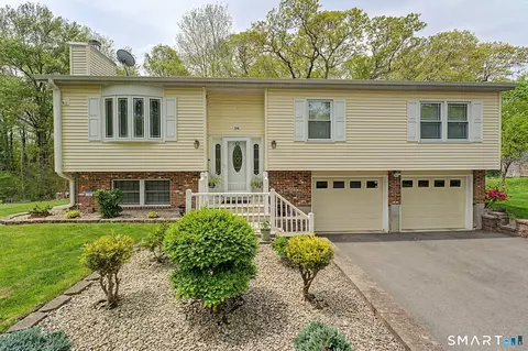 16 Kings Hwy, Gales Ferry, CT 06335