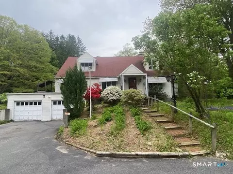 33 Flanders Rd, Bethlehem, CT 06751