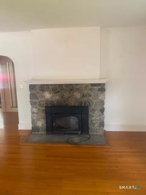 Living - 33 Flanders Rd, Bethlehem, CT 06751 photo 2 of 6