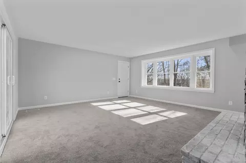 Living - 40 Harkness Dr, Madison, CT 06443 photo 3 of 4