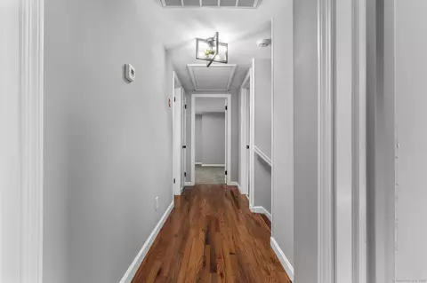 Entry Way - 40 Harkness Dr, Madison, CT 06443 photo 5 of 5