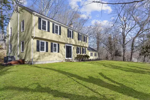 Exterior - 40 Harkness Dr, Madison, CT 06443 photo 4 of 7