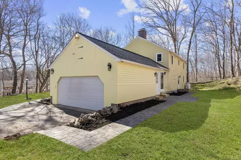 Exterior - 40 Harkness Dr, Madison, CT 06443 photo 3 of 7
