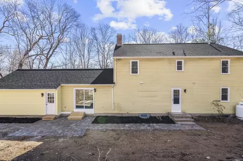Exterior - 40 Harkness Dr, Madison, CT 06443 photo 5 of 7