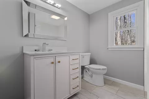 Bath - 40 Harkness Dr, Madison, CT 06443 photo 4 of 5