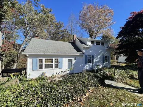 89 Alpine Dr, Sandy Hook, CT 06482