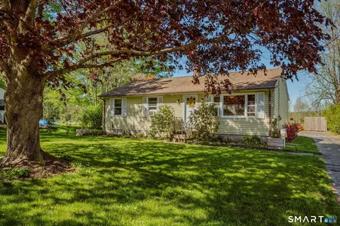 137 Fitchville Rd, Bozrah, CT 06334