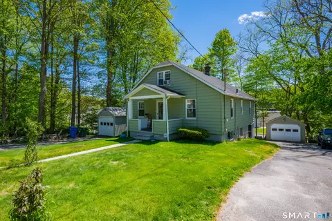 111 Perkins Ave, Waterbury, CT 06704