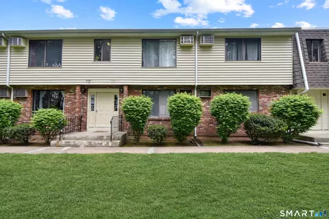827 Blackstone Vlg #827, Meriden, CT 06450