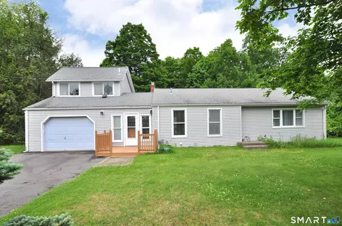 16 Ellen Dr, Farmington, CT 06032