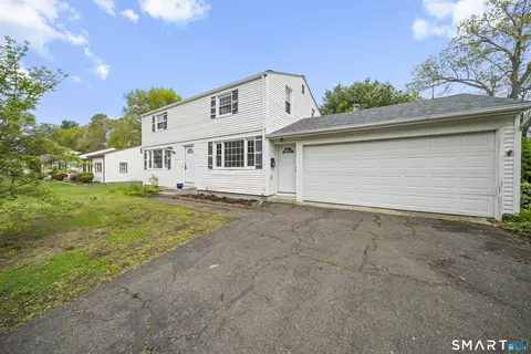 25 Putnam Dr, Enfield, CT 06082