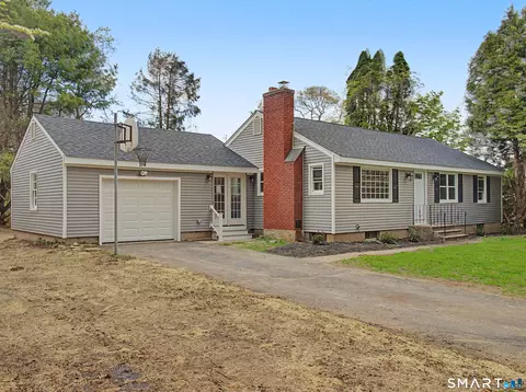 19 Castle View Dr, Chester, CT 06412