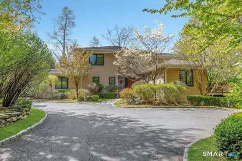 46 Old Mill Ln, Stamford, CT 06902