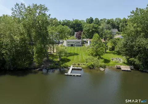 22 N Lake Shore Dr, Brookfield, CT 06804