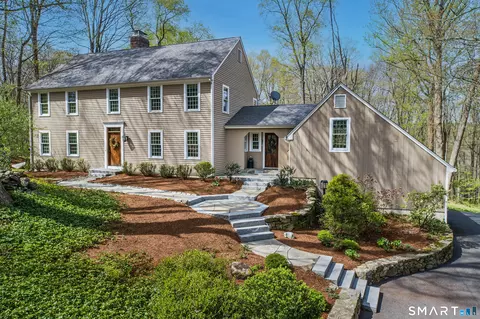 78 Deer Hill Dr, Ridgefield, CT 06877