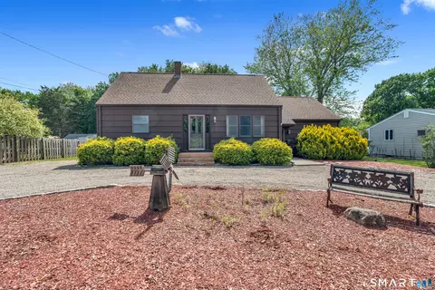 8 Chapel Hill Rd, Oakdale, CT 06370