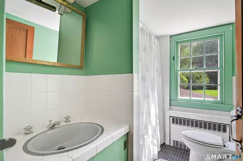 Bath - 6 High Rock Rd, Sandy Hook, CT 06482 photo 1 of 2
