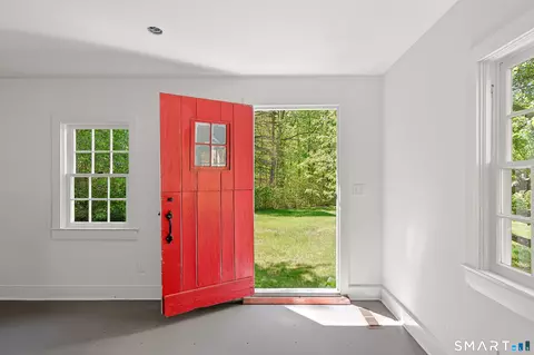 Entry Way - 6 High Rock Rd, Sandy Hook, CT 06482 photo 2 of 2
