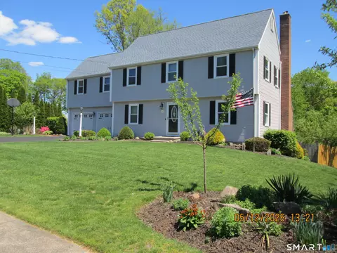 12 Briarwood Ln, Wallingford, CT 06492