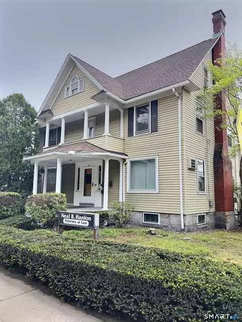 83 Meadow St, Naugatuck, CT 06770