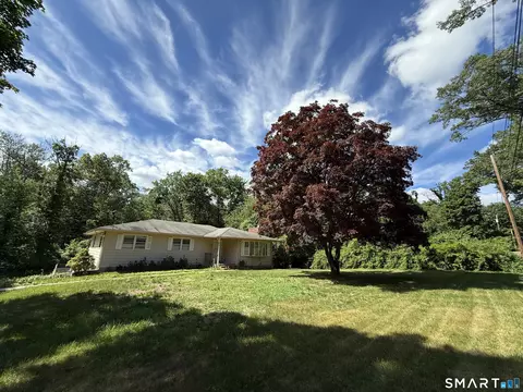 1142 Main St, Hamden, CT 06514