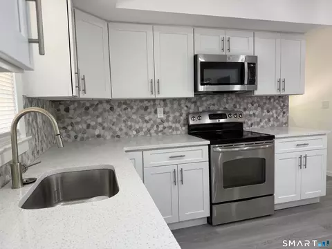 Kitchen - 1142 Main St, Hamden, CT 06514 photo 2 of 3