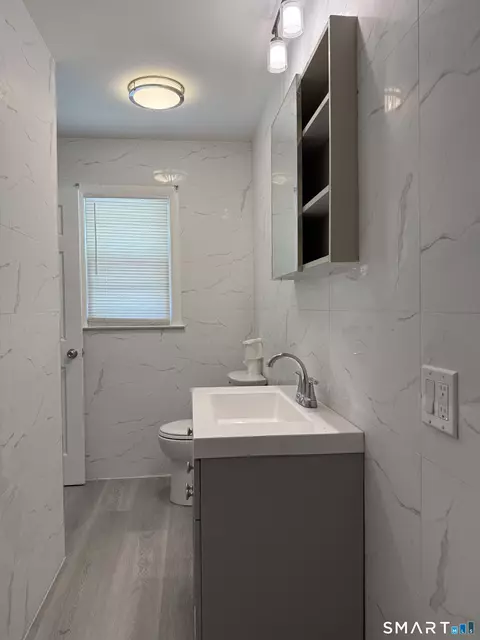 Bath - 1142 Main St, Hamden, CT 06514 photo 3 of 3