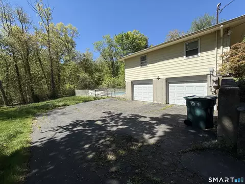 Exterior - 1142 Main St, Hamden, CT 06514 photo 6 of 7