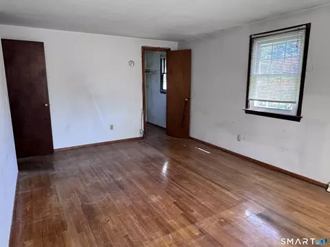 Bedroom - 33 Thomas St, Windsor Locks, CT 06096 photo 5 of 5