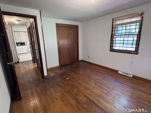 Bedroom - 33 Thomas St, Windsor Locks, CT 06096 photo 1 of 5