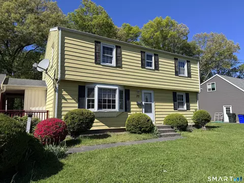 Exterior - 33 Thomas St, Windsor Locks, CT 06096 photo 2 of 8