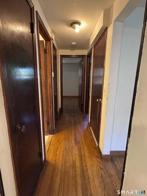 Entry Way - 33 Thomas St, Windsor Locks, CT 06096 photo 1 of 2