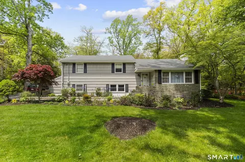 21 Redcoat Rd, Norwalk, CT 06850