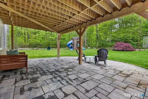 Exterior - 10 Scenic Rd, Madison, CT 06443 photo 7 of 11