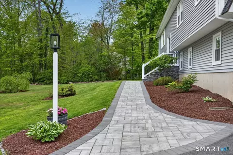 Exterior - 10 Scenic Rd, Madison, CT 06443 photo 4 of 11