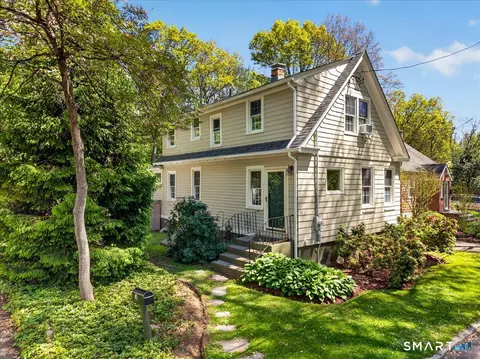 41 Barrett St, Hamden, CT 06517